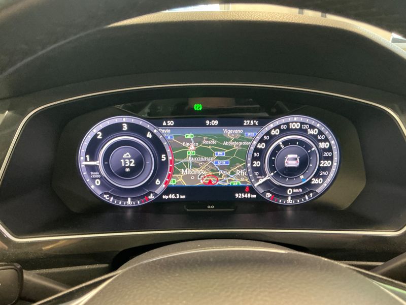 Volkswagen Tiguan 1.6 TDI Business BlueMotion Tech — zdjęcie 13