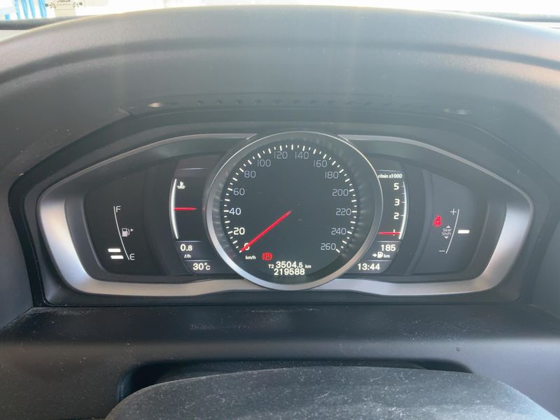 Volvo XC60 2.0 D3 Kinetic 2WD — zdjęcie 13