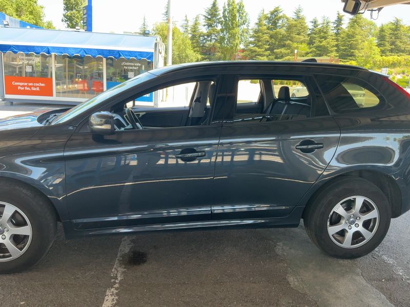 Volvo XC60 2.0 D3 Kinetic 2WD — zdjęcie 4