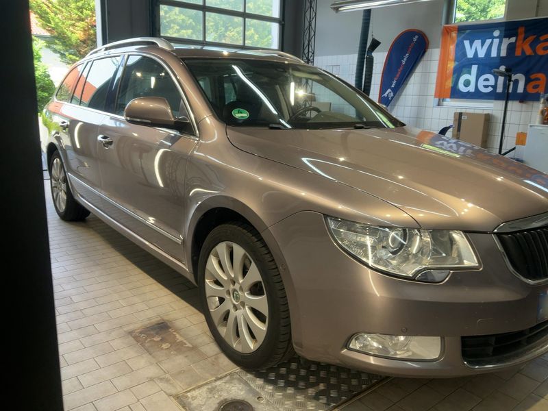 Skoda Superb 2.0 TDI Elegance 2012 – снимка 12
