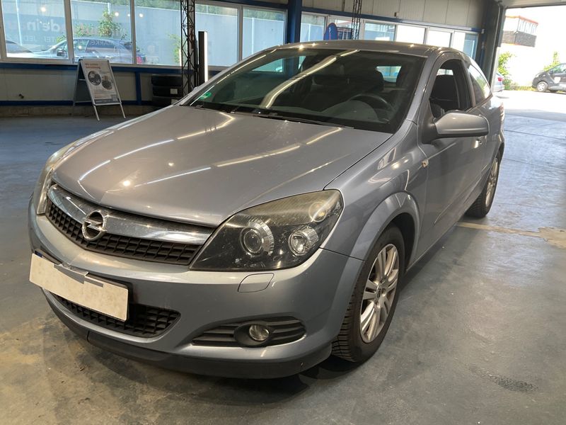 Opel Astra GTC 1.6 Innovation