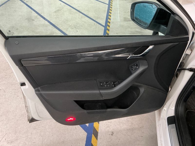 Skoda Octavia 2.0 TDI RS 2014 – снимка 25