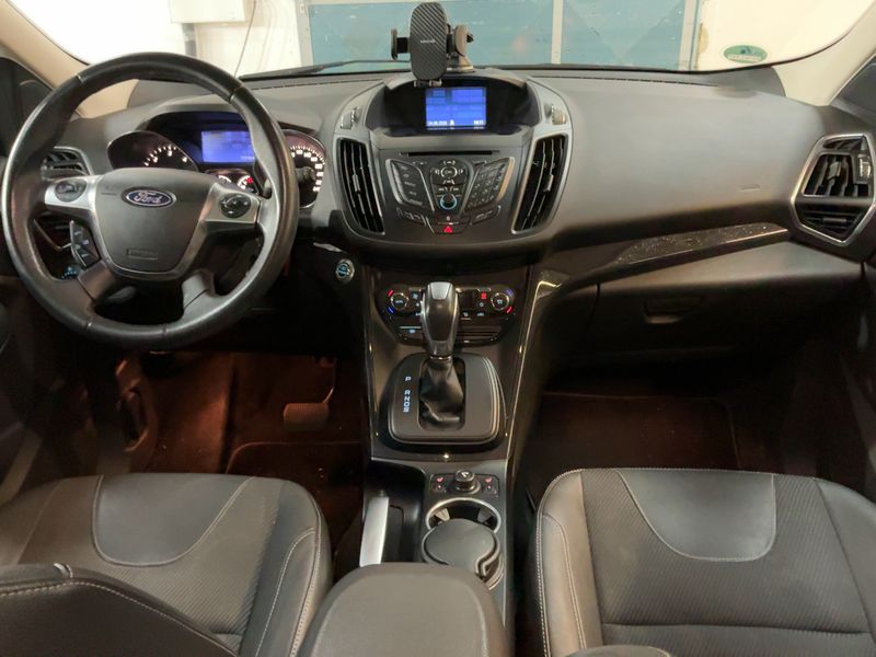 Ford Kuga 2.0 TDCi Titanium — zdjęcie 12