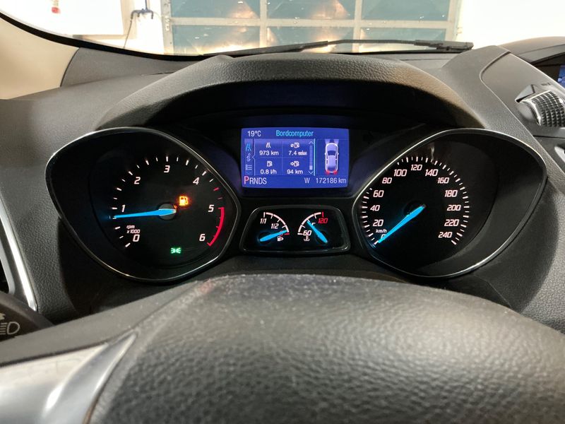 Ford Kuga 2.0 TDCi Titanium — zdjęcie 13