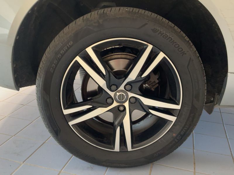 Volvo XC60 2.0 D5 R Design AWD 2018 – снимка 9