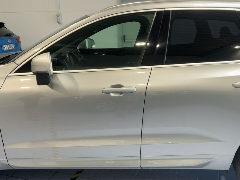 Volvo XC60 2.0 D5 R Design AWD 2018 – снимка 4