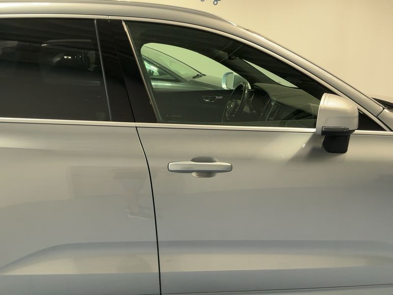 Volvo XC60 2.0 D5 R Design AWD 2018 – снимка 10