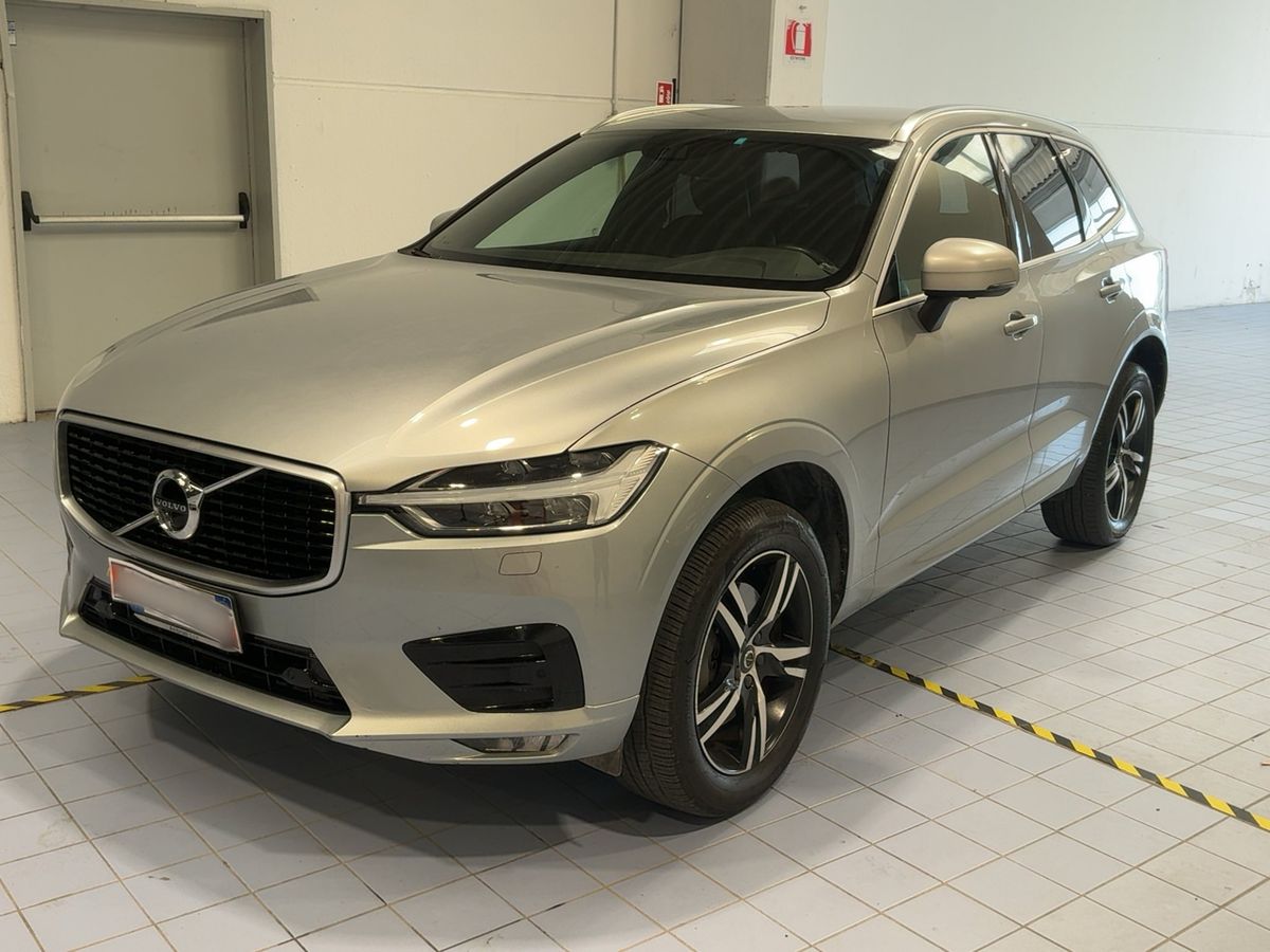 Volvo XC60 2018 — photo 1