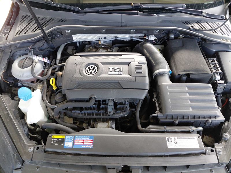 Volkswagen Golf VII 2.0 TSI R 4Motion BlueMotion Tech — zdjęcie 8
