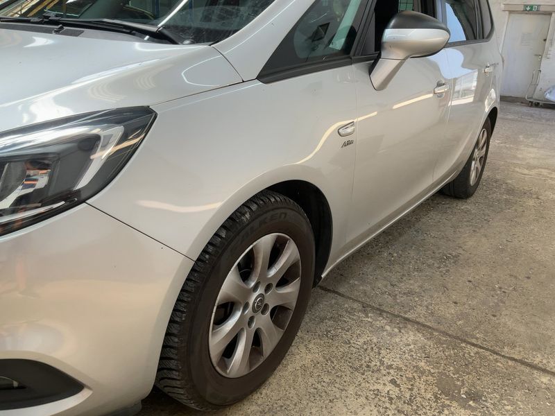 Opel Zafira Tourer 1.4 Turbo Active — zdjęcie 2