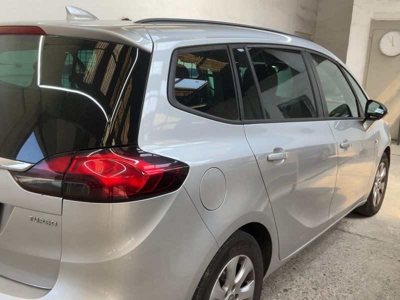 Opel Zafira Tourer 1.4 Turbo Active — zdjęcie 6