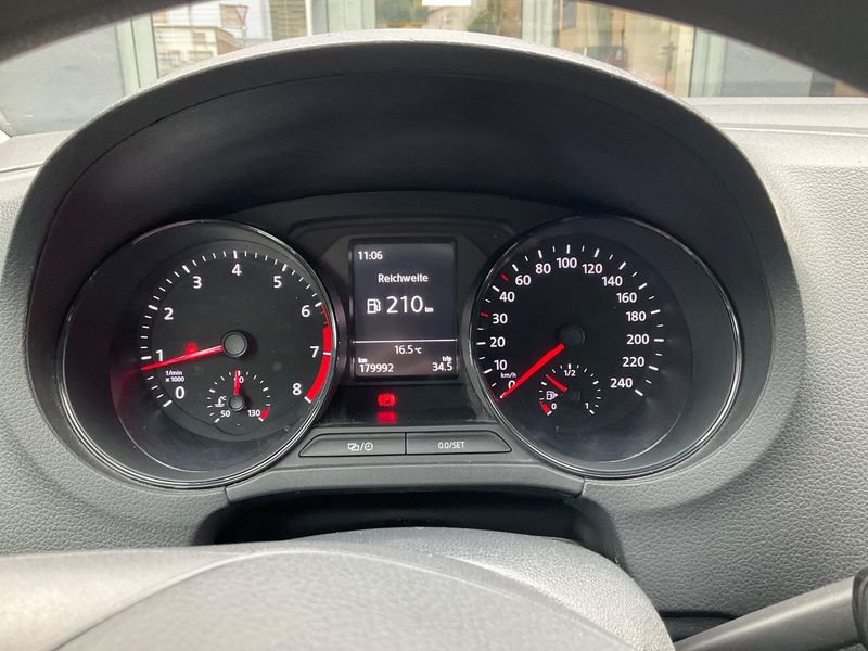 Volkswagen Polo 1.0 Trendline BlueMotion Tech — zdjęcie 13