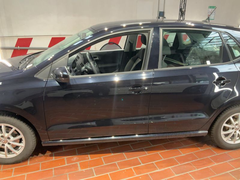Volkswagen Polo 1.0 Trendline BlueMotion Tech — zdjęcie 4