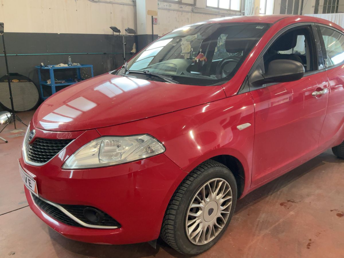 Lancia Ypsilon 1.3 JTD Silver