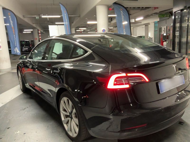 Tesla Model 3 Long Range Dual Long Range Dual AWD — zdjęcie 3