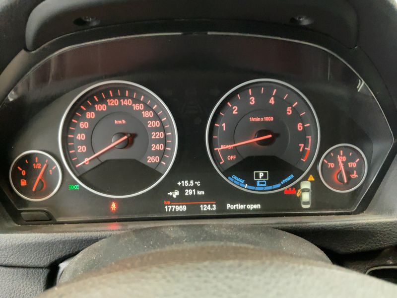 BMW 3er 330e Luxury Line — zdjęcie 13