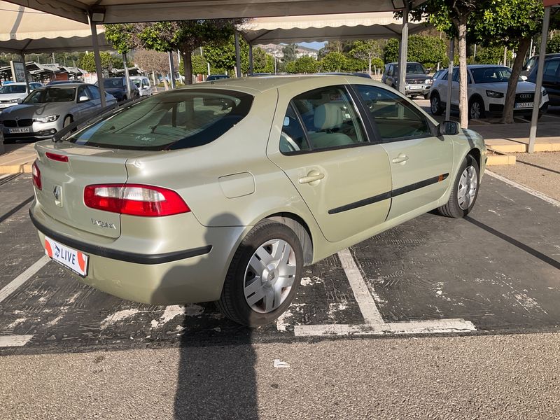Renault Laguna 1.9 dCi Expression — zdjęcie 2