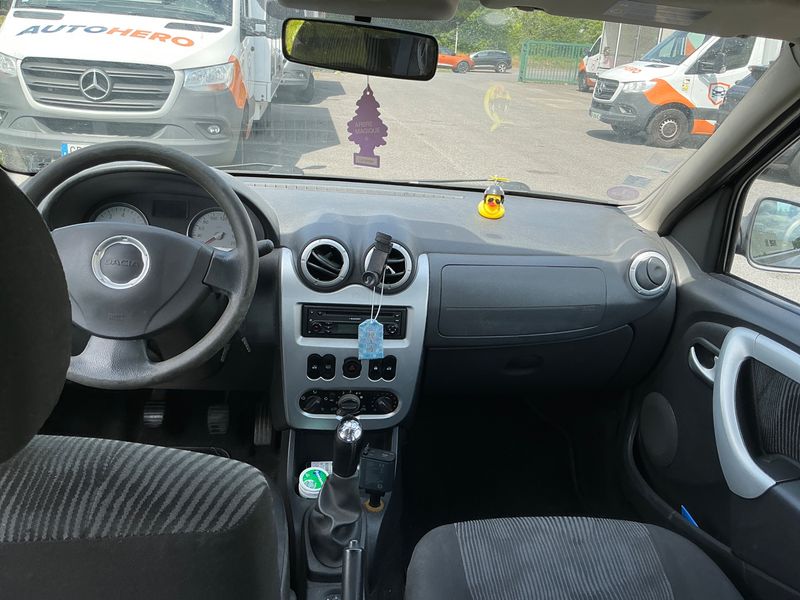 Dacia Logan 1.2 Laureate — zdjęcie 12