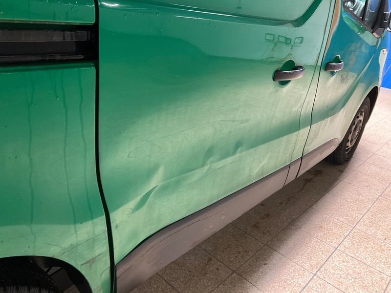 Renault Trafic 1.6 dCi L1H1 2,7t Komfort 2015 – снимка 24