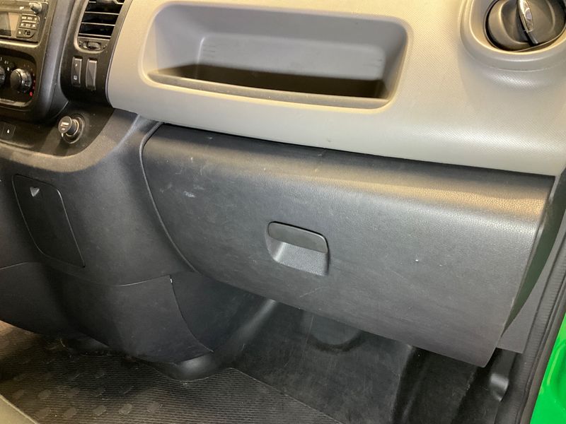 Renault Trafic 1.6 dCi L1H1 2,7t Komfort 2015 – снимка 30