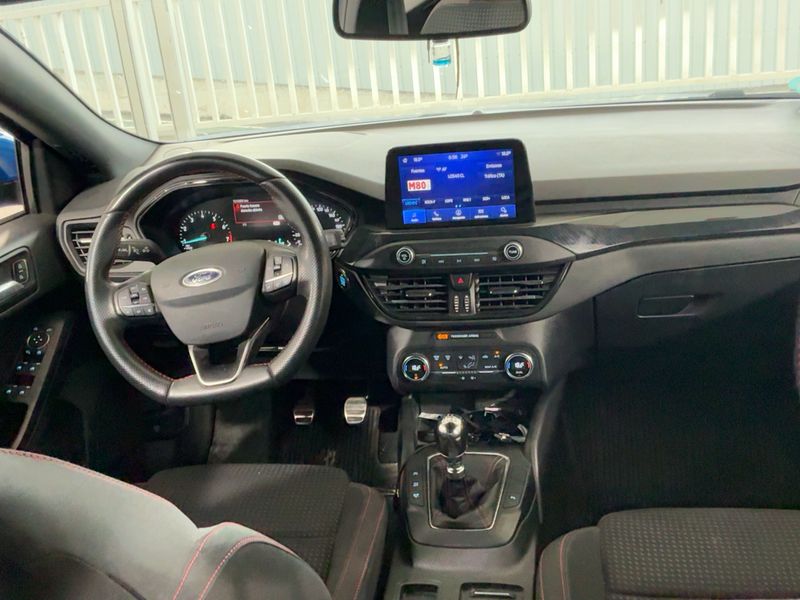 Ford Focus 1.0 EcoBoost ST-Line — zdjęcie 12