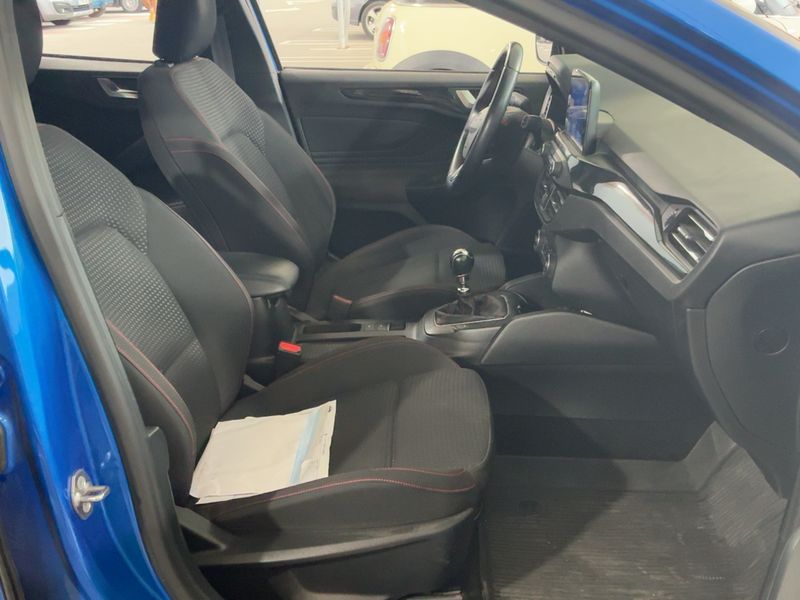 Ford Focus 1.0 EcoBoost ST-Line — zdjęcie 11