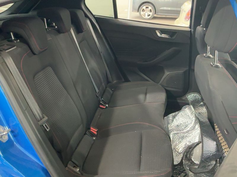 Ford Focus 1.0 EcoBoost ST-Line — zdjęcie 14