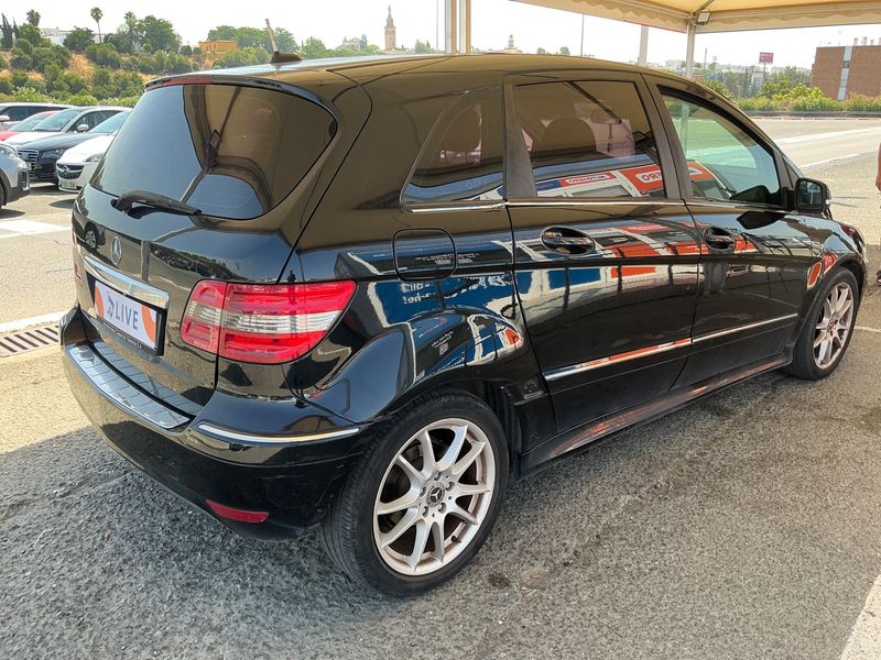 Mercedes-Benz B-Klasse B 180 CDI — zdjęcie 2