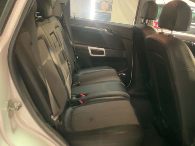Opel Antara 2.2 CDTI Edition Pack 4x2 — zdjęcie 14