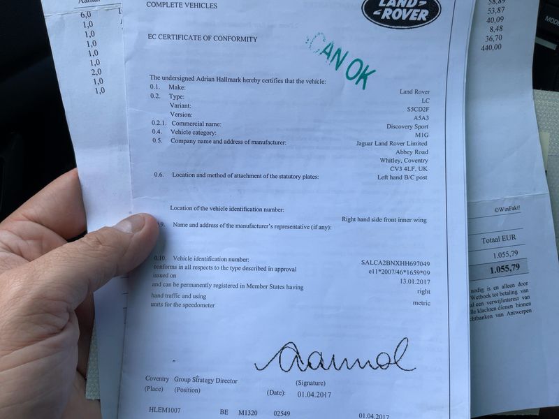 Land Rover Discovery Sport 2.0 Td4 SE AWD — zdjęcie 16