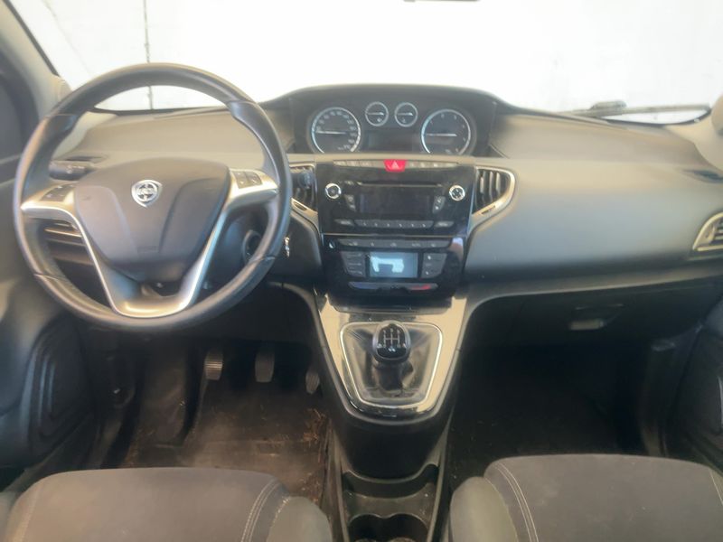 Lancia Ypsilon 1.3 JTD Gold — zdjęcie 12