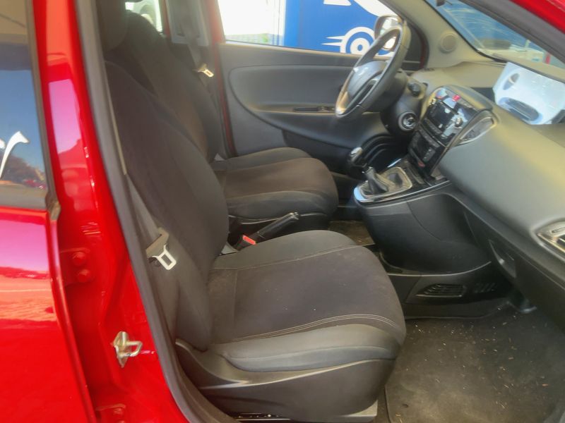 Lancia Ypsilon 1.3 JTD Gold — zdjęcie 11