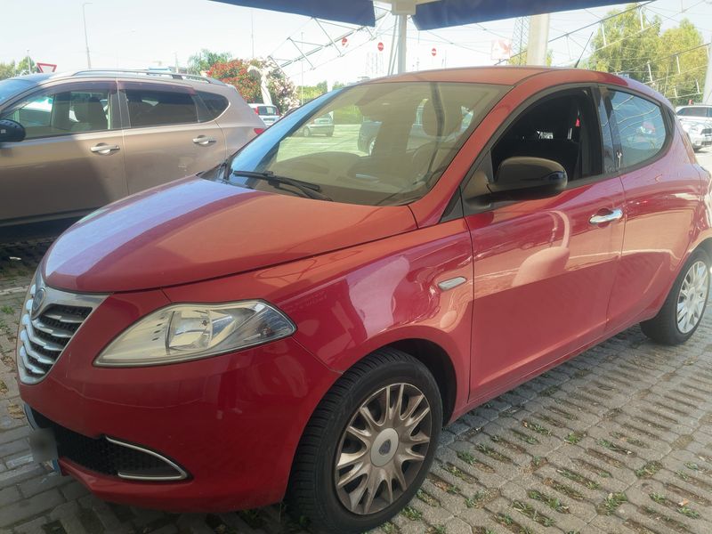 Lancia Ypsilon 1.3 JTD Gold — zdjęcie 2