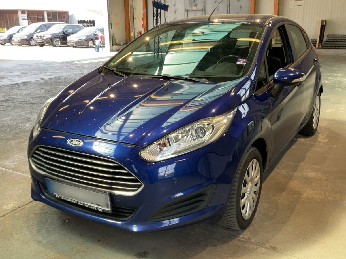 Ford Fiesta 2016 — photo 1