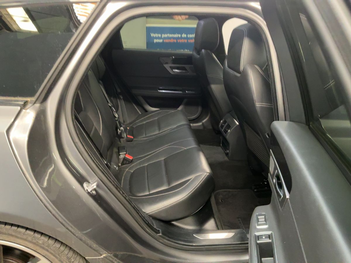 Jaguar XF 2017 — photo 20