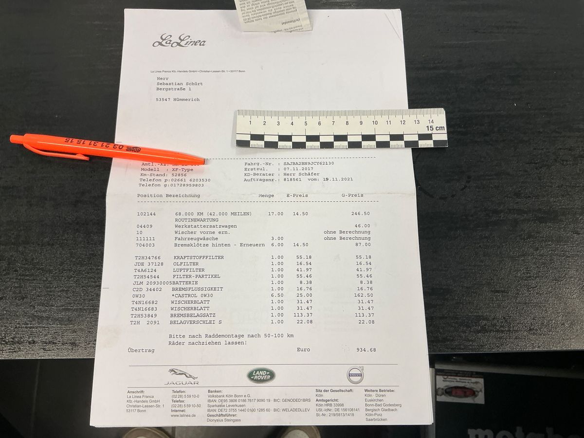 Jaguar XF 2017 — photo 28