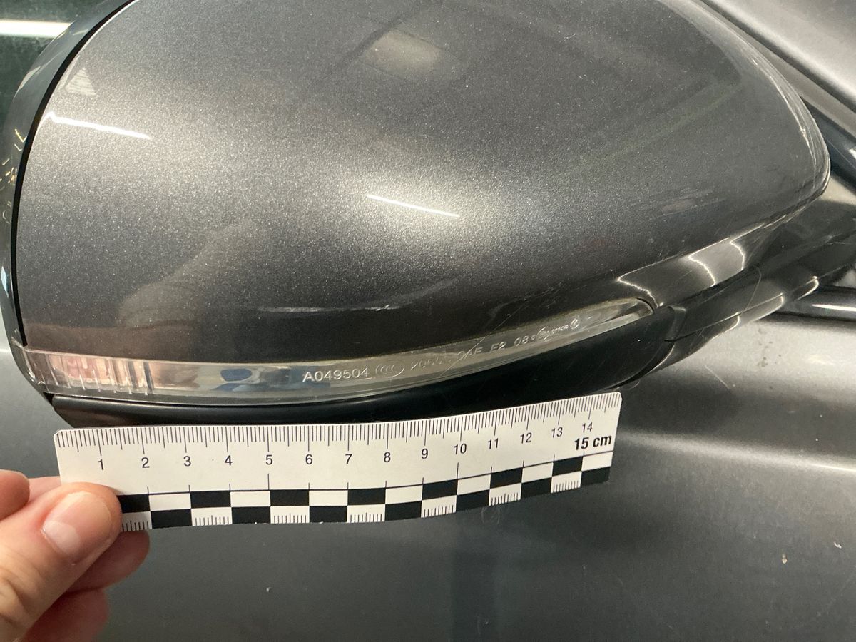 Jaguar XF 2017 — photo 32