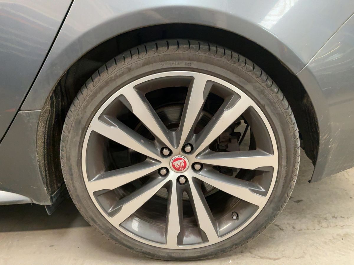Jaguar XF 2017 — photo 6