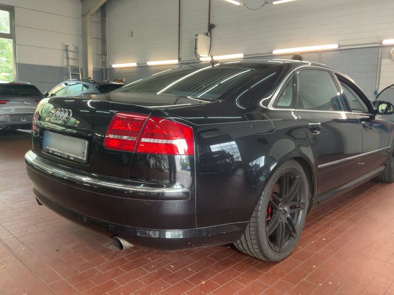Audi A8 4.2 V8 FSI L quattro — zdjęcie 6