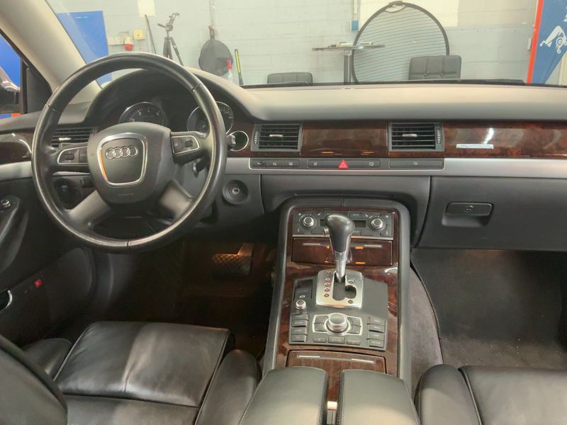 Audi A8 4.2 V8 FSI L quattro — zdjęcie 12