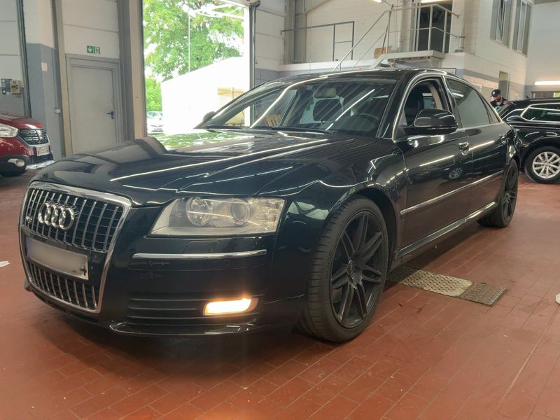Audi A8 4.2 V8 FSI L quattro