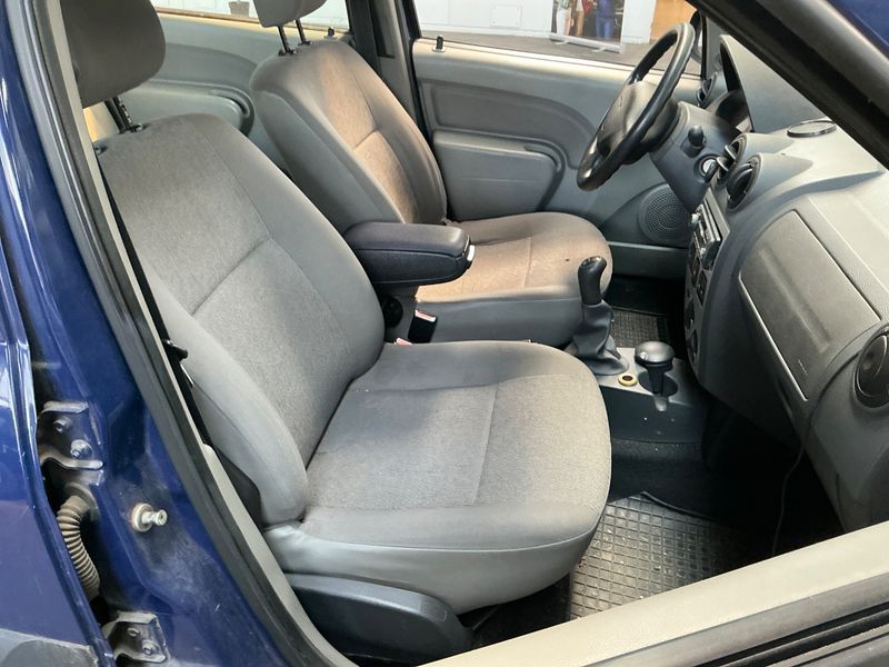 Dacia Logan 1.6 Ambiance — zdjęcie 3