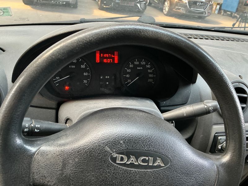 Dacia Logan 1.6 Ambiance — zdjęcie 4