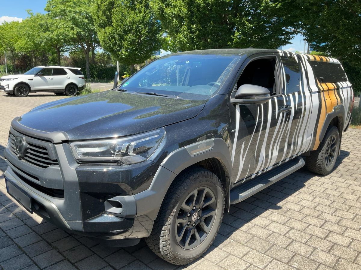 Toyota Hilux 2023 — photo 1