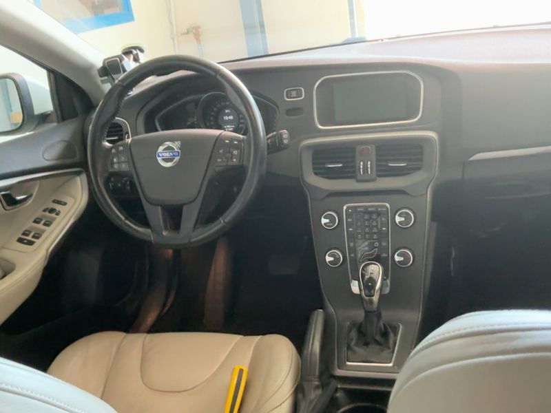 Volvo V40 1.6 D2 Summum 2013 – снимка 17