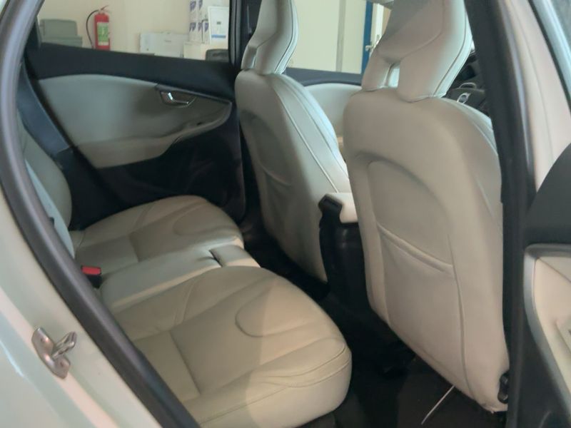 Volvo V40 1.6 D2 Summum 2013 – снимка 19