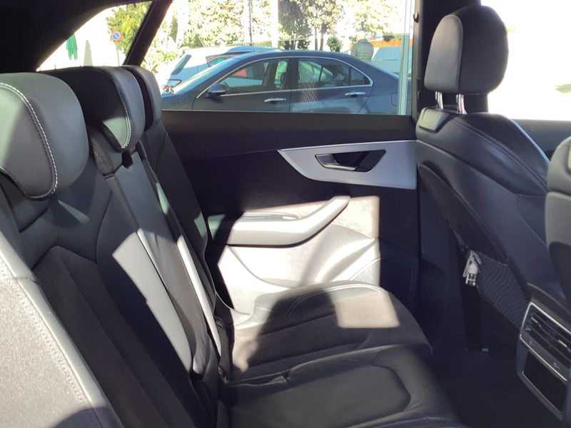 Audi Q8 50 TDI Mild-Hybrid quattro — zdjęcie 14