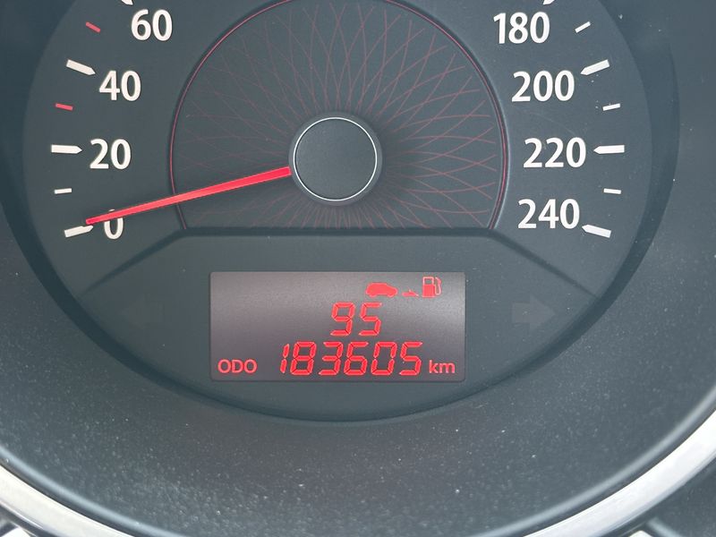 Kia Sorento 2.2 CRDi Active 2WD — zdjęcie 12