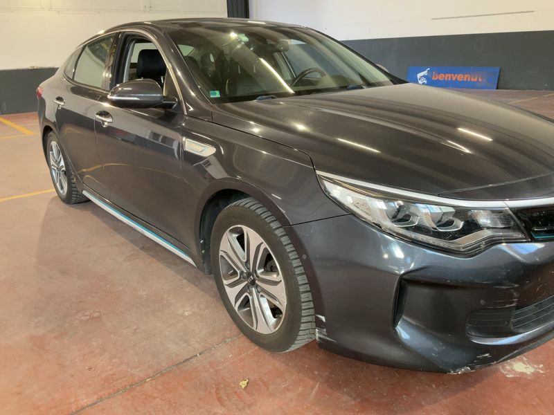 Kia Optima 2.0 Hybrid Base — zdjęcie 8