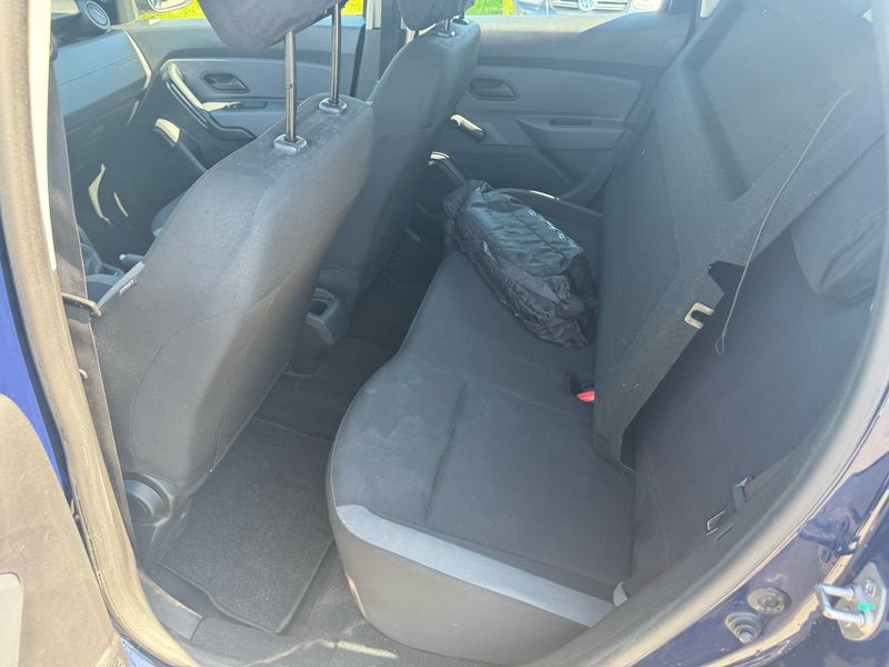 Dacia Duster 1.6 SCe Essential — zdjęcie 13